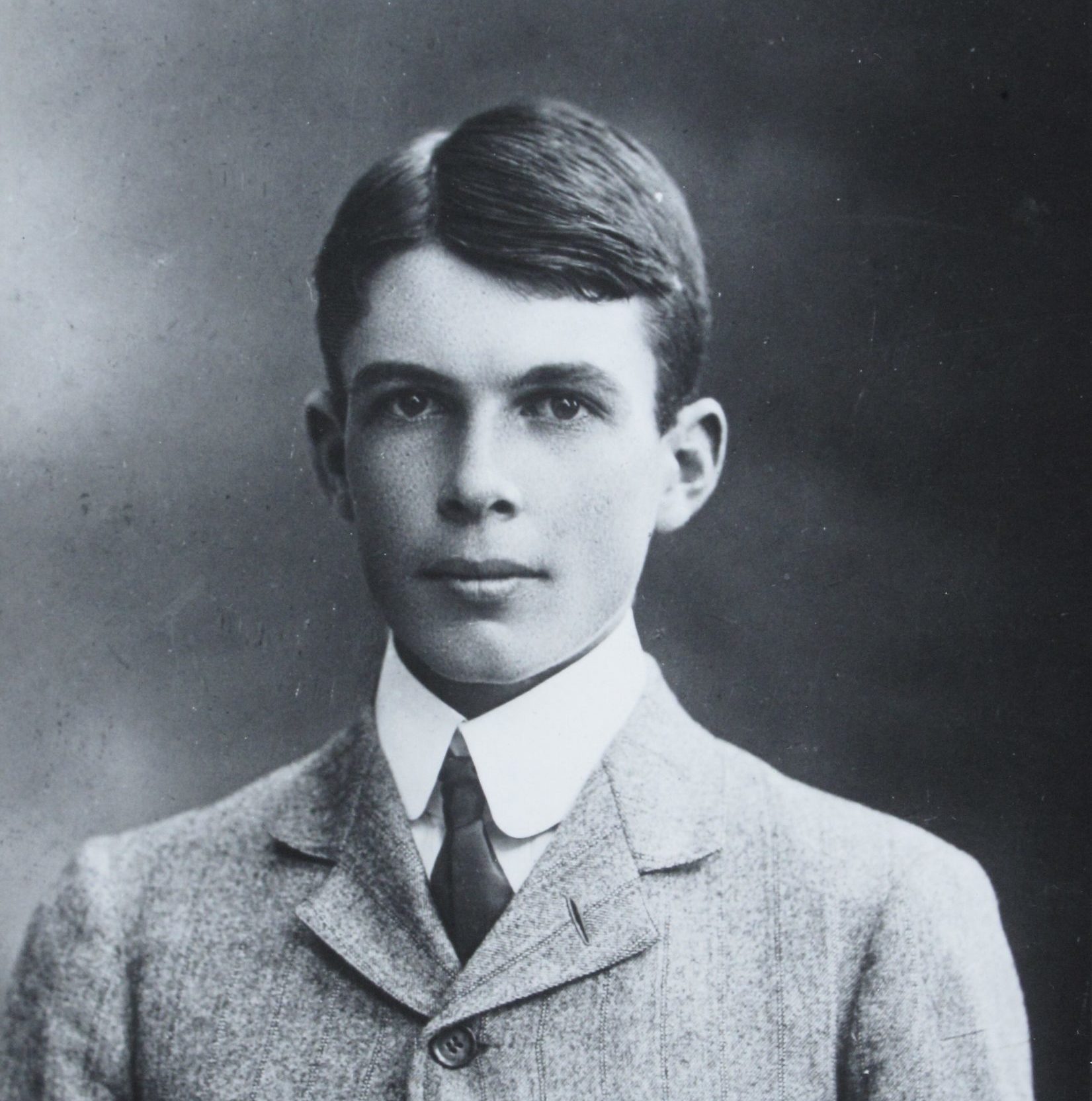 Homenaje a William Lawrence Bragg - Krystala, la web del mundo de los ...